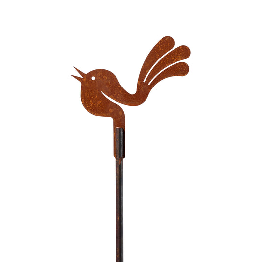 Kleiner Vogel aus Cotenstahl für den Garten als Blickfang und Dekoration